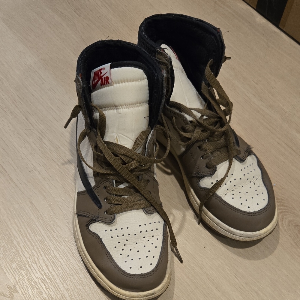 Nike High-Top Sneakers in Brown and White